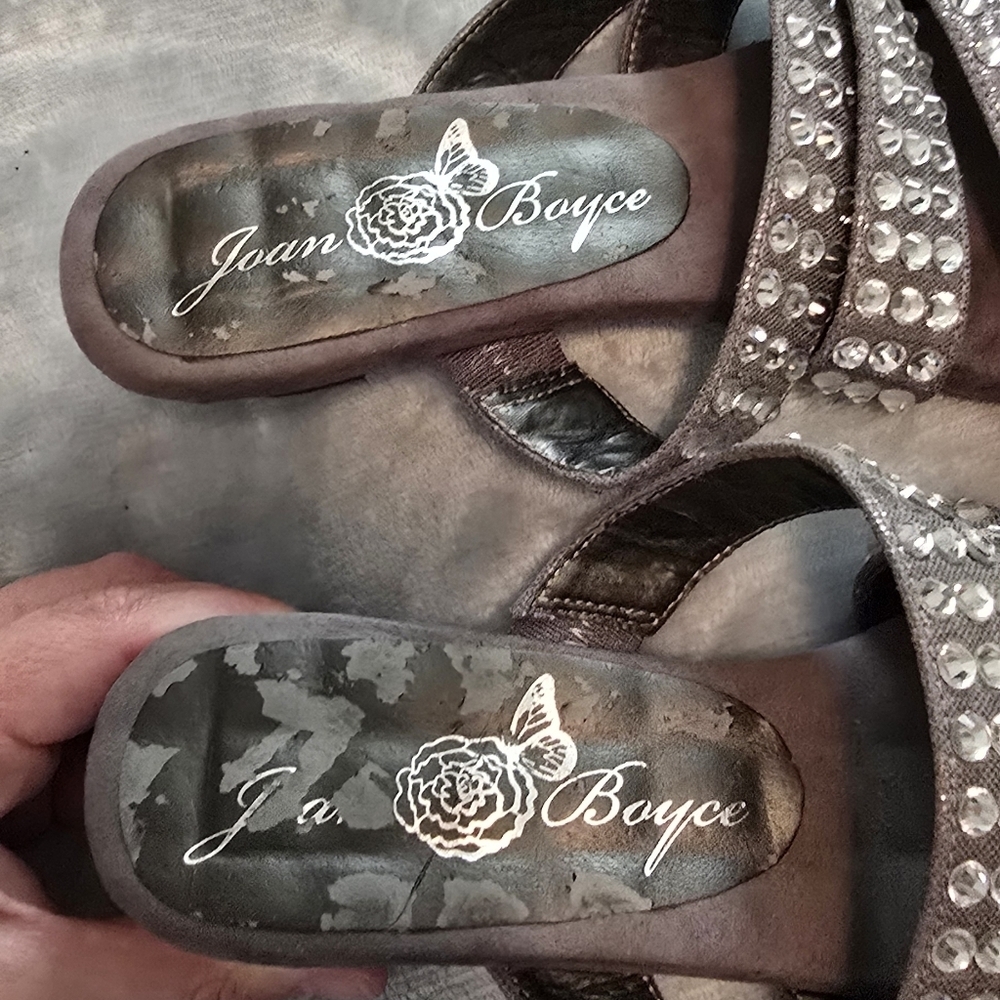 Joan Boyce Gray Mirrored Low Wedge Sandal with Rhinestones  Size 7 (#8) - Picture 13 of 13